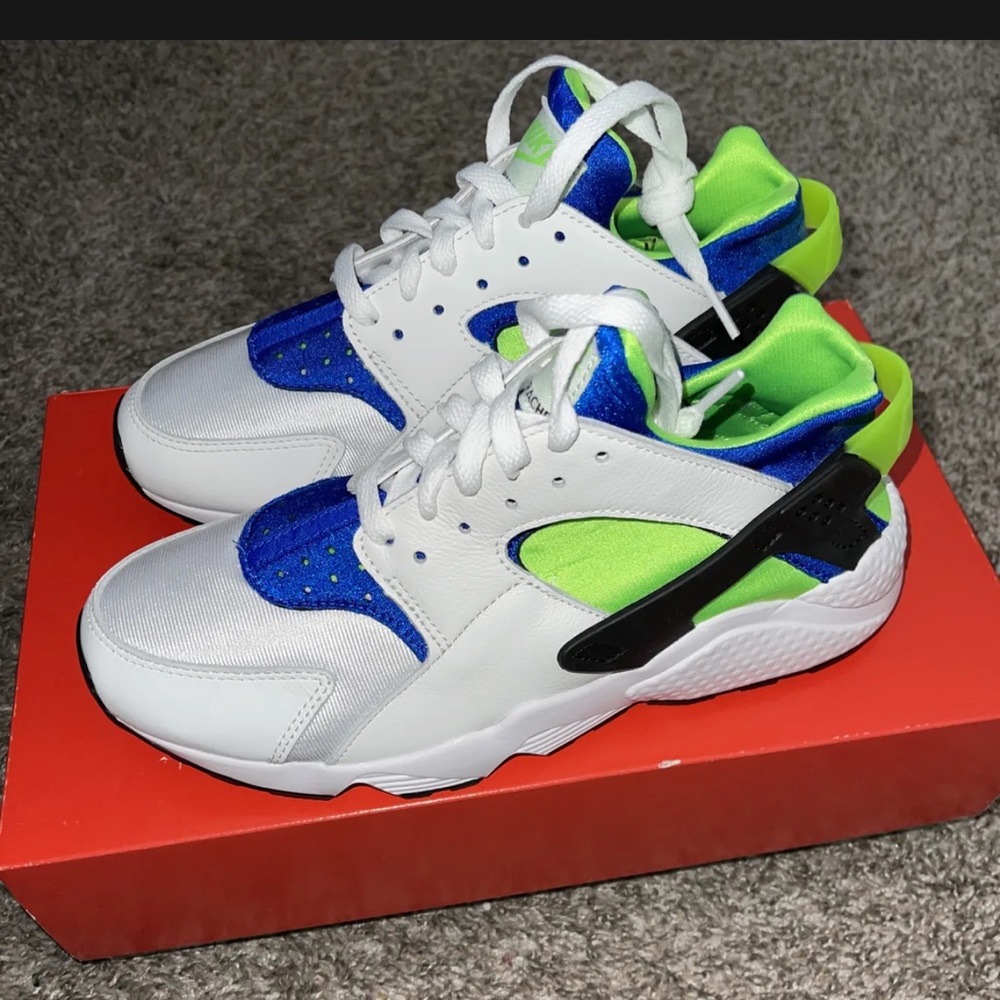 NWT Nike Huarache ‘Scream Green’